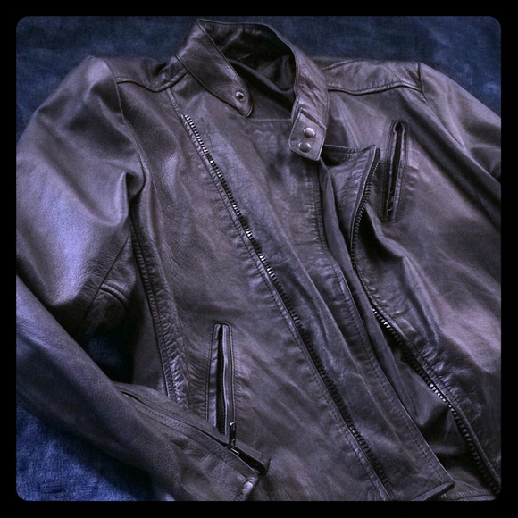 Black Leather Jacket Dubai - Picture 1 of 2